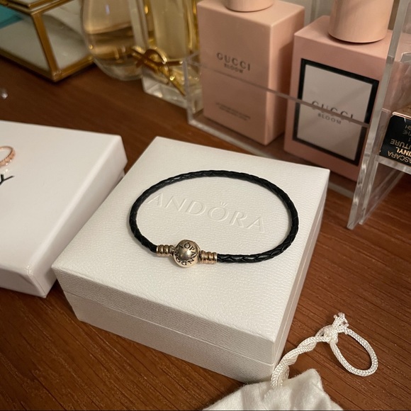 Sold out - Pandora silver bracelet + black leather - Picture 4 of 9